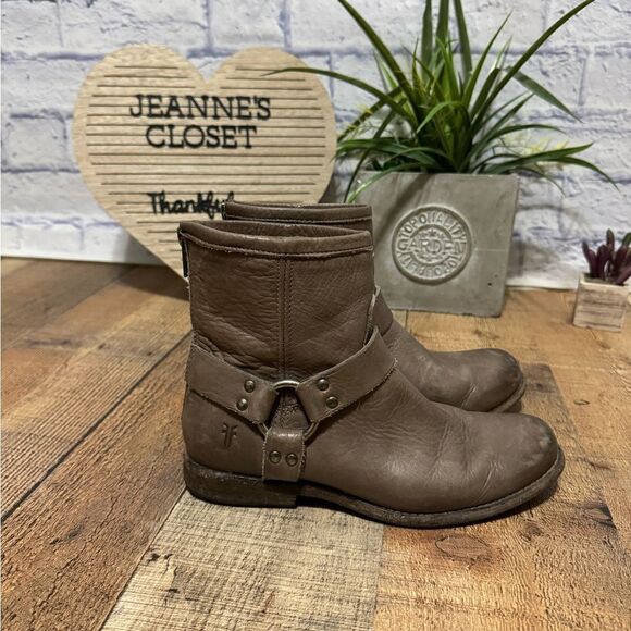 Frye Boots Women's 6.5 B Phillip Harness Short Leather Brown Classic Western - Picture 2 of 12